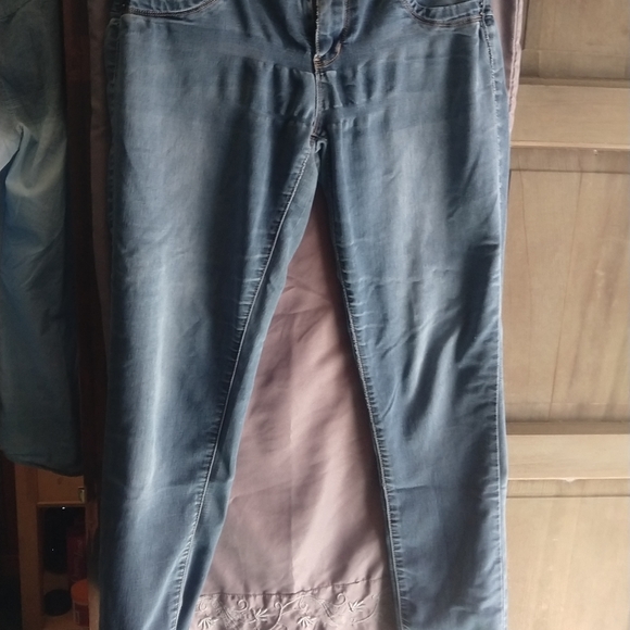 Ladies/juniors jeans, stretchy,, sz. 11 - Picture 1 of 7